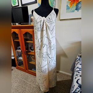 Sketch floral maxi dress. Size L